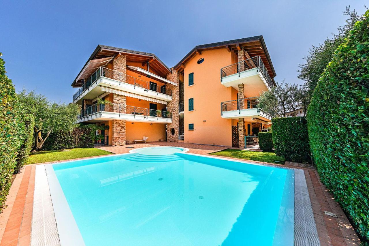 Annamaria 9 Apartment By Wonderful Italy Сірміоне Екстер'єр фото