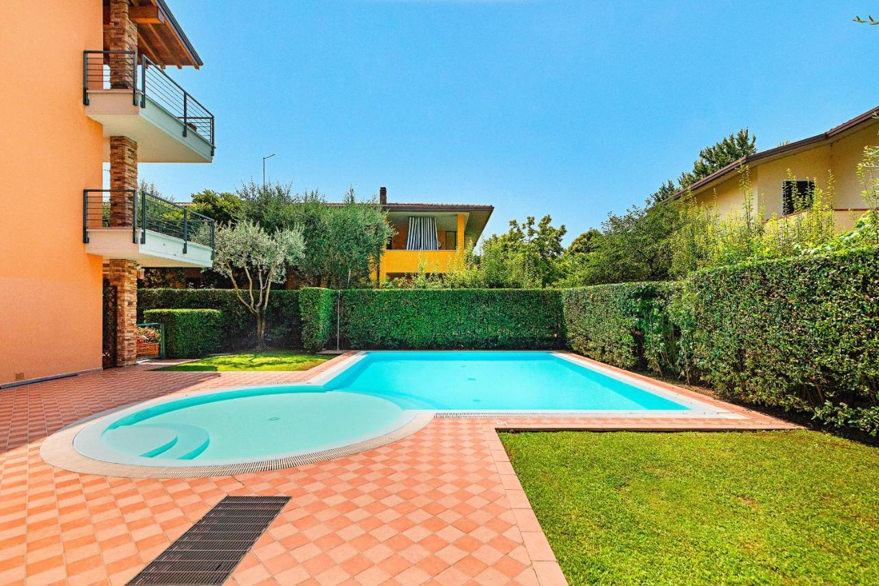 Annamaria 9 Apartment By Wonderful Italy Сірміоне Екстер'єр фото